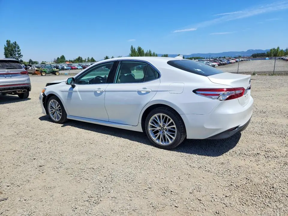 2019 TOYOTA CAMRY XLE  