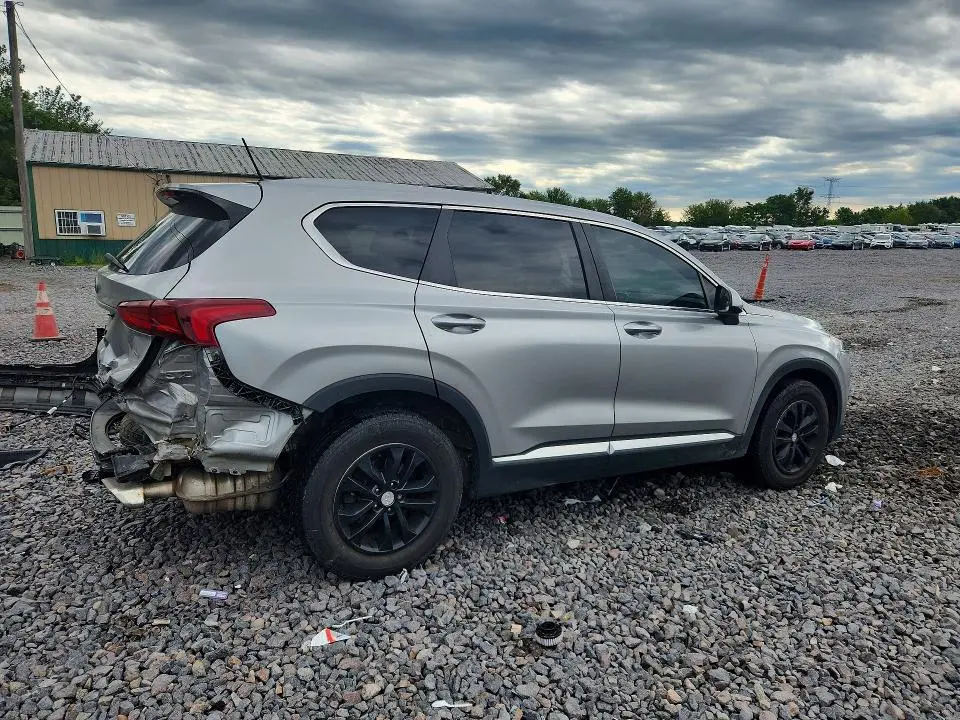 2020 HYUNDAI SANTA FE SE  