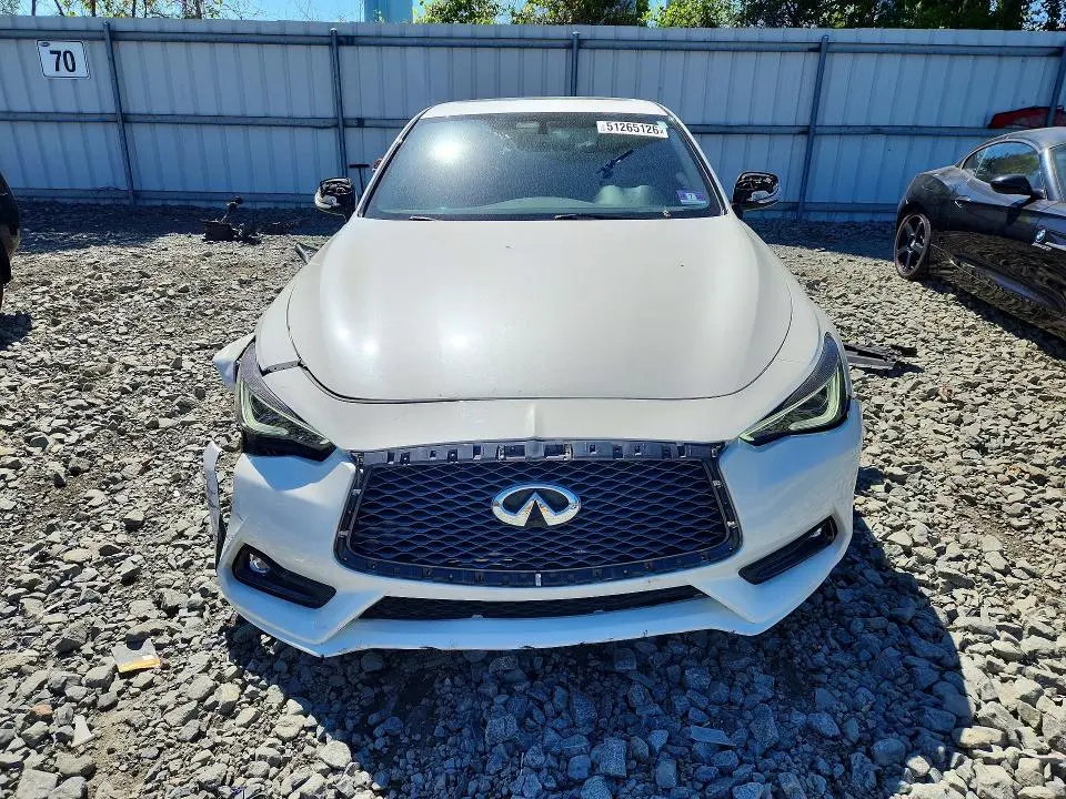 2017 INFINITI Q60 RED SPORT 400  