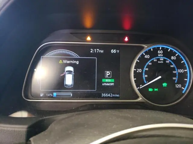 2020 NISSAN LEAF SV  