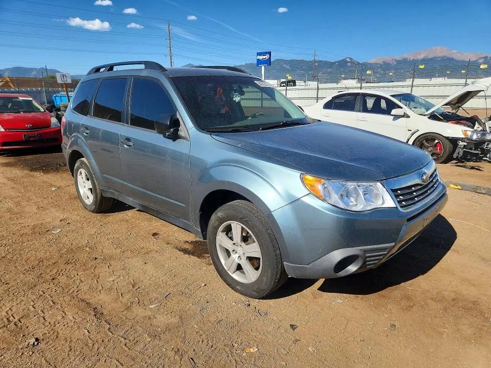 2010 SUBARU FORESTER XS  