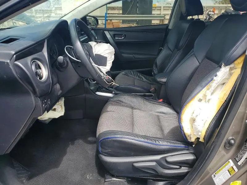 2019 TOYOTA COROLLA SE  