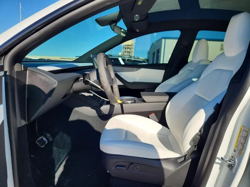 2026 TESLA MODEL Y   