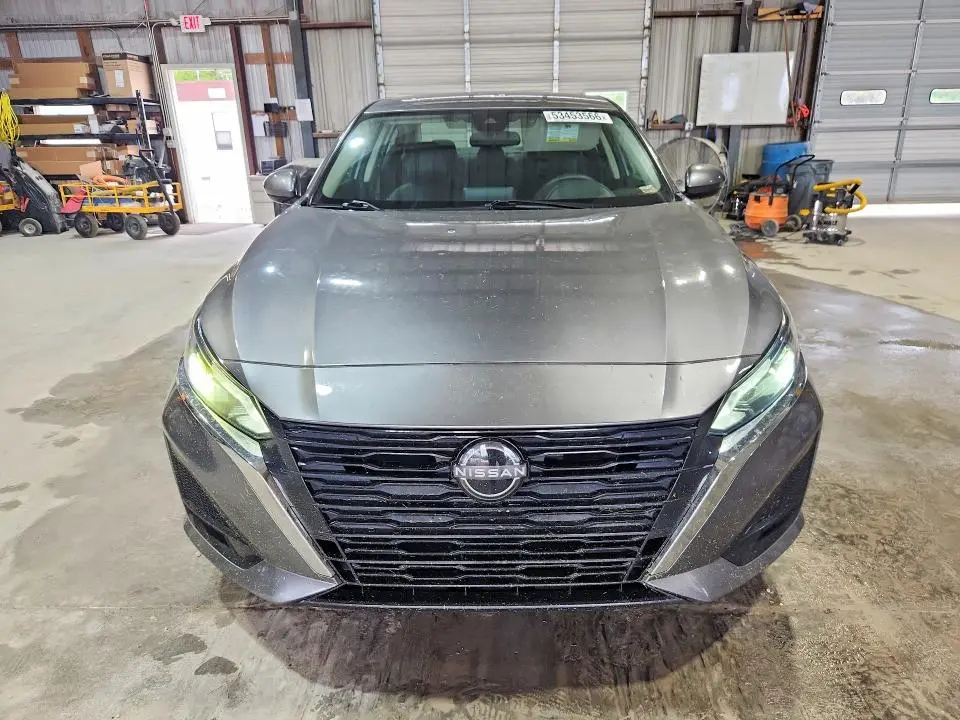 2023 NISSAN ALTIMA SV  