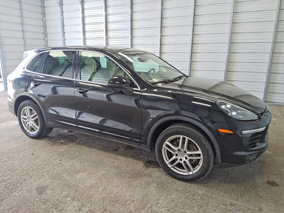 2016 PORSCHE CAYENNE   