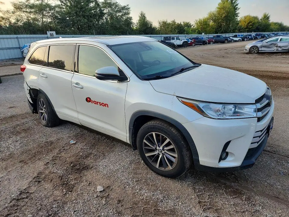 2017 TOYOTA HIGHLANDER XLE  