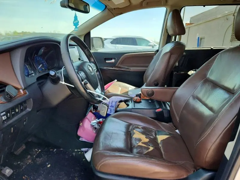 2015 TOYOTA SIENNA LIMITED PREMIUM 7-PASSENGER  