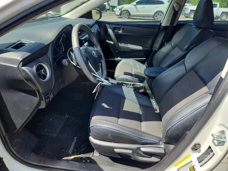 2017 TOYOTA COROLLA SE  