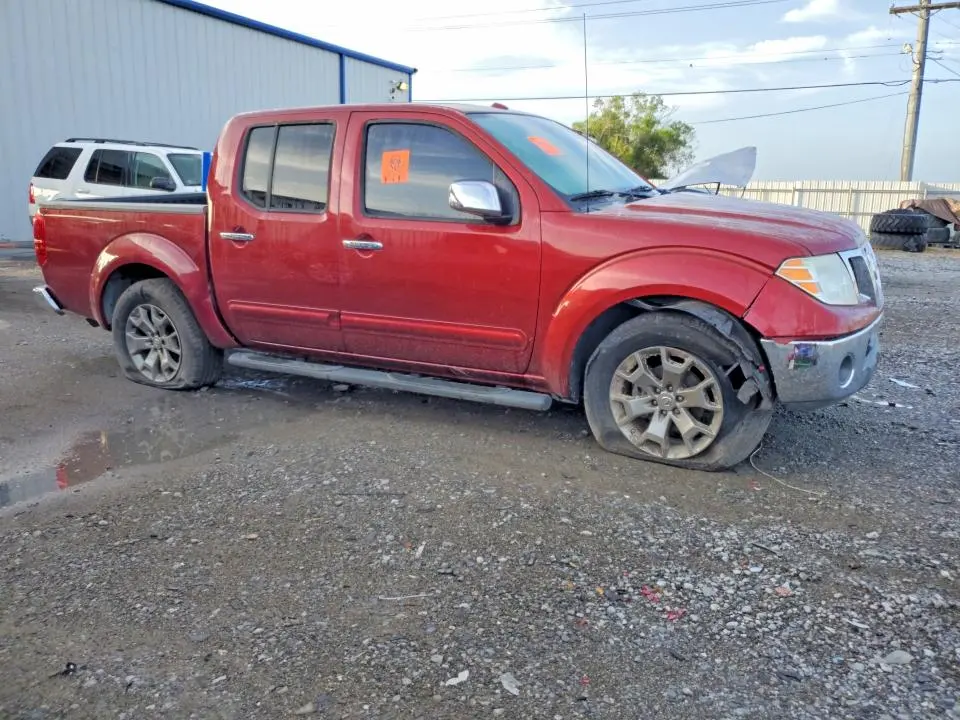 2016 NISSAN FRONTIER SL  