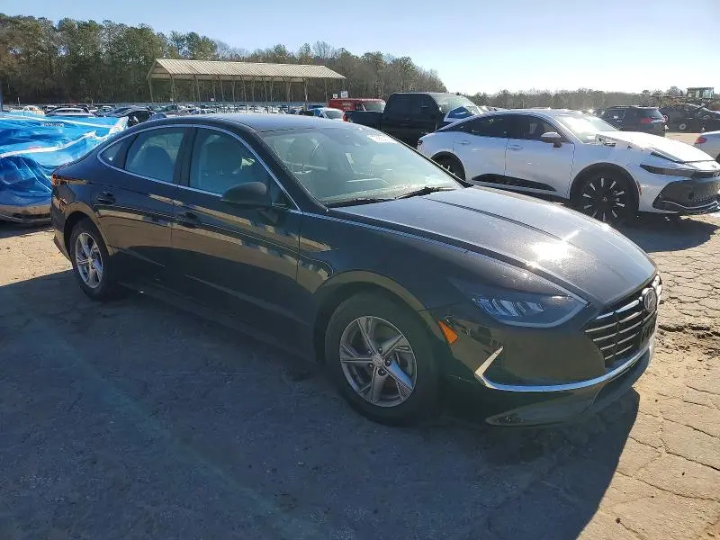 2022 HYUNDAI SONATA SE  