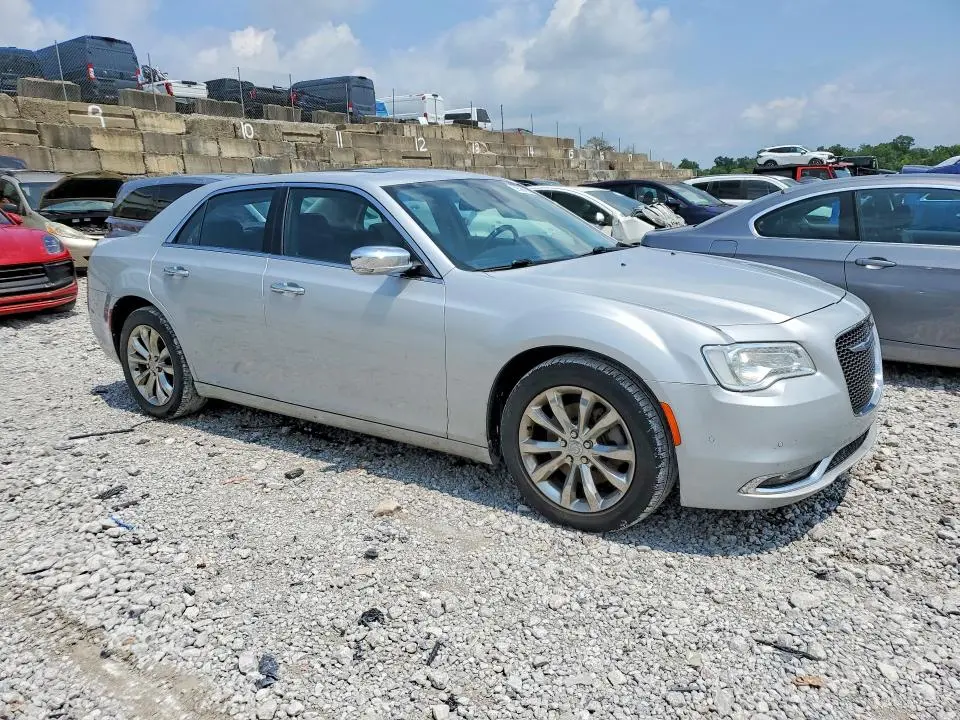 2019 CHRYSLER 300 LIMITED  