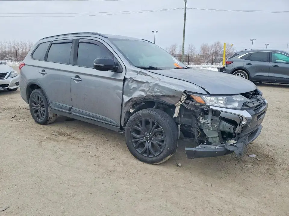 2018 MITSUBISHI OUTLANDER SE  