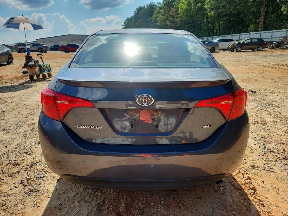 2018 TOYOTA COROLLA SE  