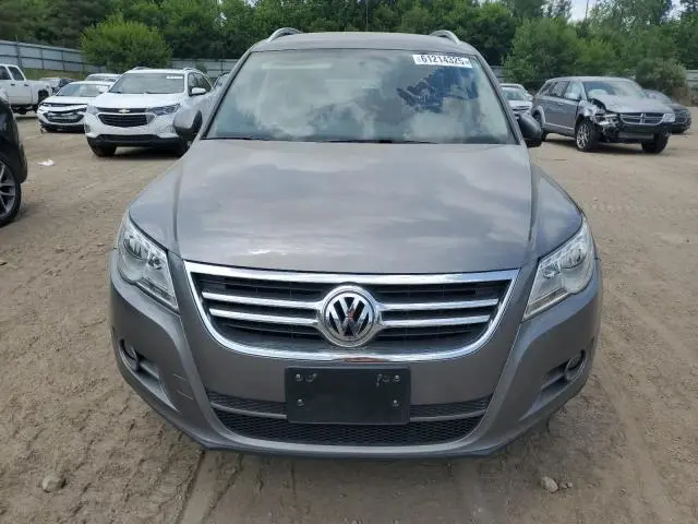 2011 VOLKSWAGEN TIGUAN S  