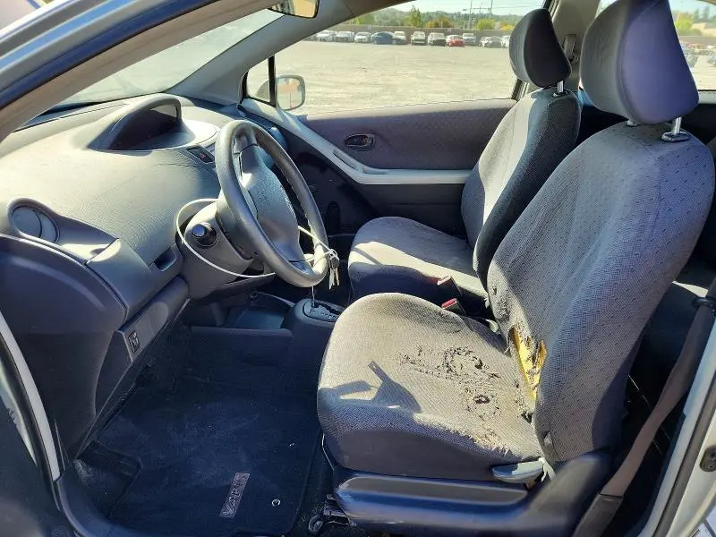 2010 TOYOTA YARIS BASE  