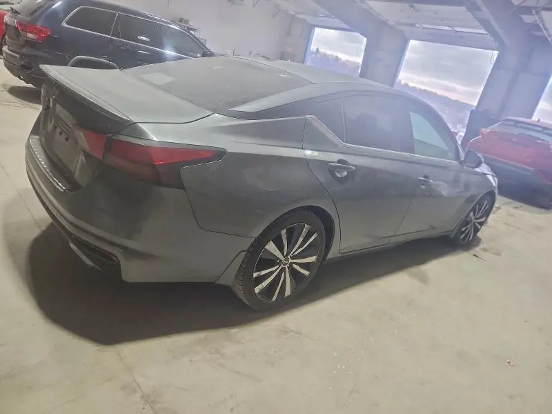 2019 NISSAN ALTIMA SR  