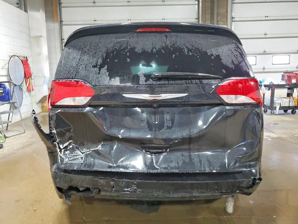2022 CHRYSLER VOYAGER LX  