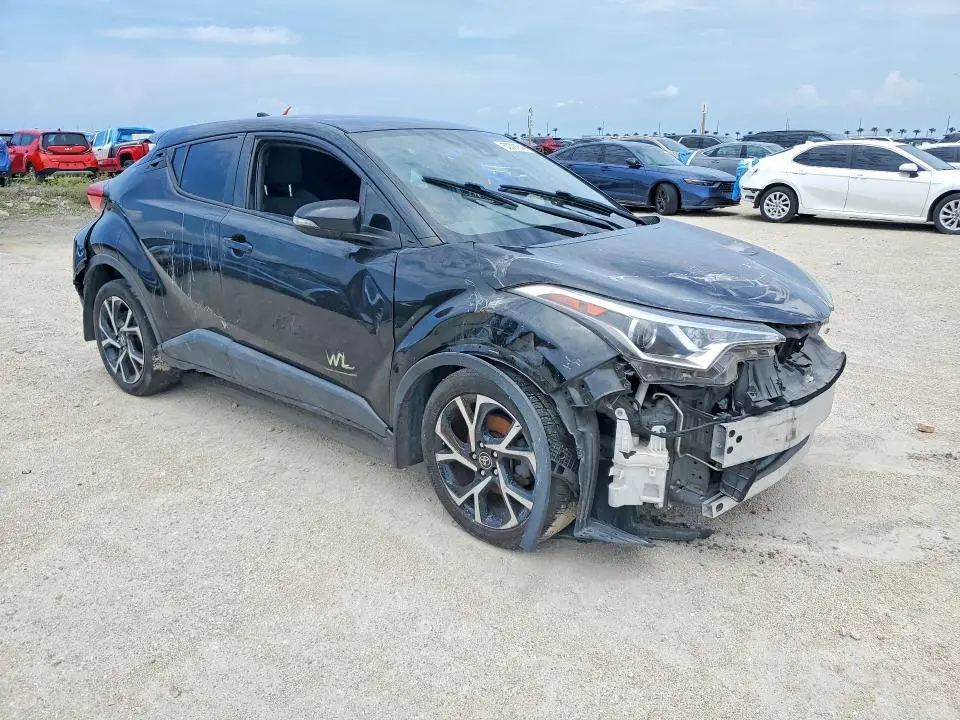 2018 TOYOTA C-HR XLE  