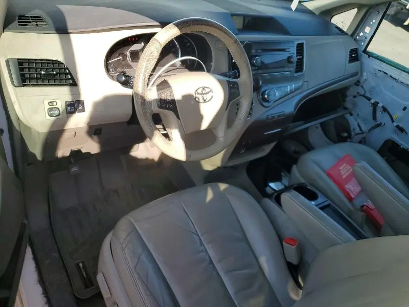 2011 TOYOTA SIENNA XLE 7-PASSENGER  
