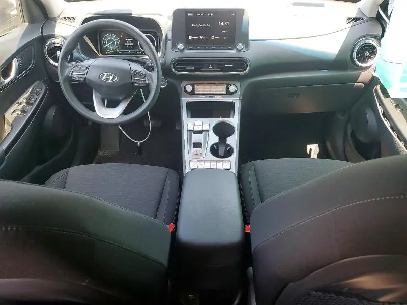 2023 HYUNDAI KONA SE  