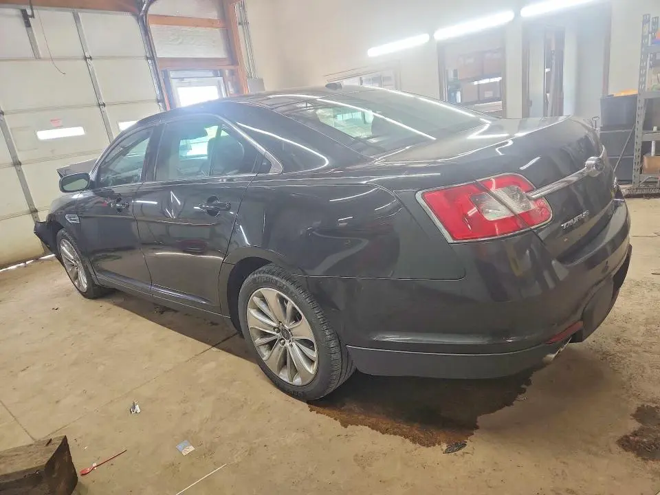 2011 FORD TAURUS LIMITED  
