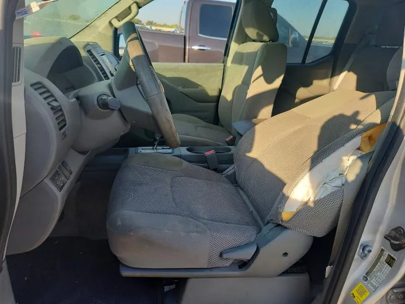 2015 NISSAN FRONTIER S  