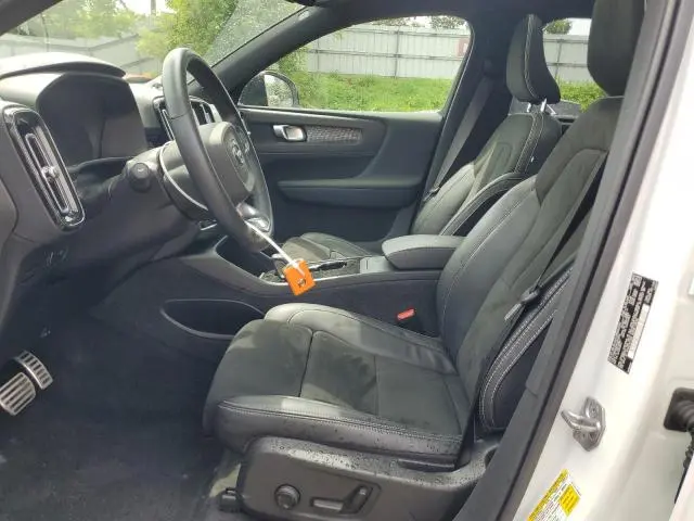 2022 VOLVO XC40 P8 RECHARGE PLUS  