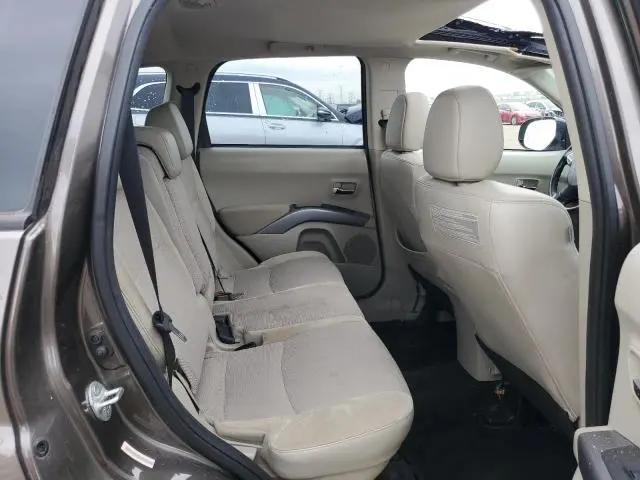 2010 MITSUBISHI OUTLANDER SE  