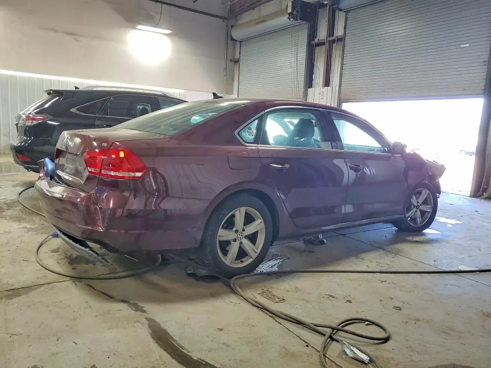 2013 VOLKSWAGEN PASSAT SE  