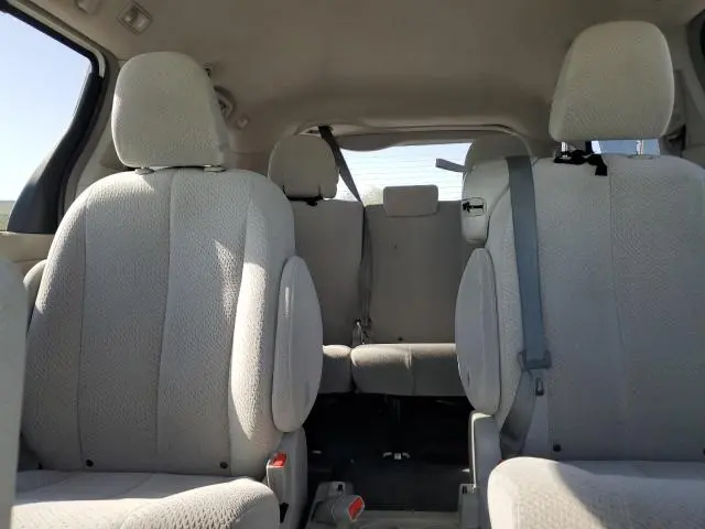 2012 TOYOTA SIENNA LE  
