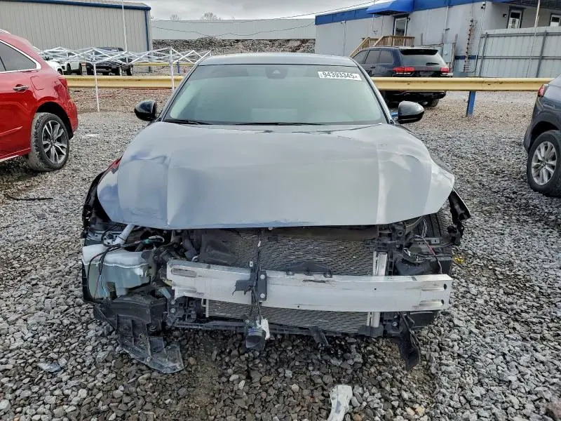 2024 NISSAN ALTIMA SR  