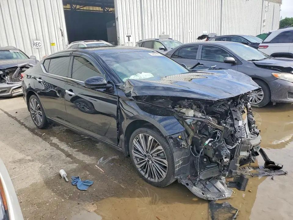 2024 NISSAN ALTIMA SL  