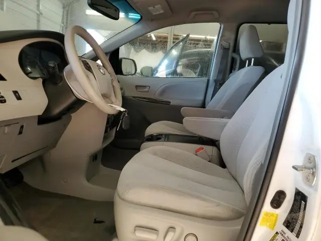 2012 TOYOTA SIENNA LE  