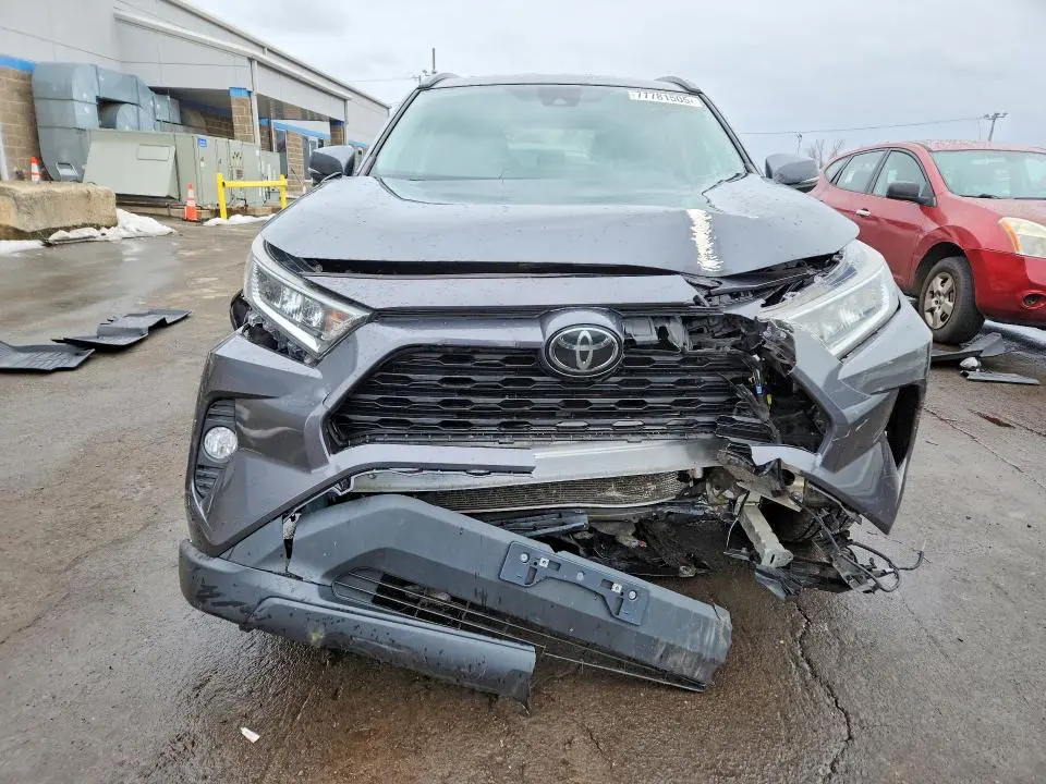 2021 TOYOTA RAV4 XLE  