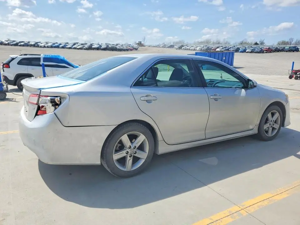 2013 TOYOTA CAMRY SE  