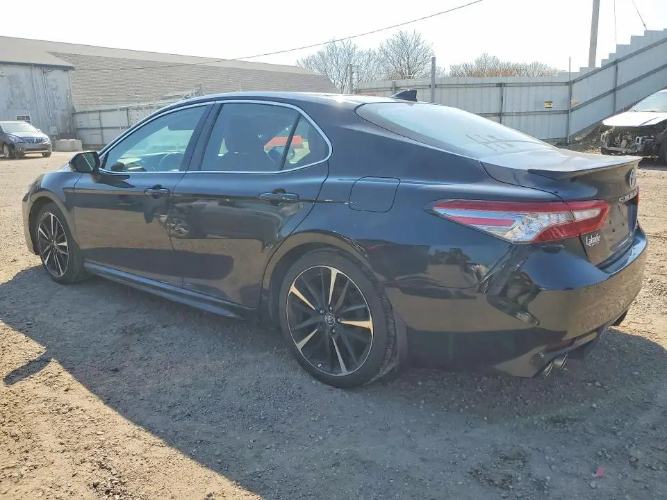 2018 TOYOTA CAMRY XLE V6  