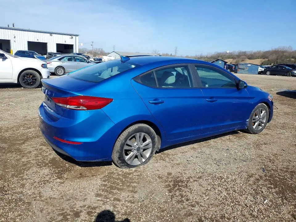 2017 HYUNDAI ELANTRA SE  