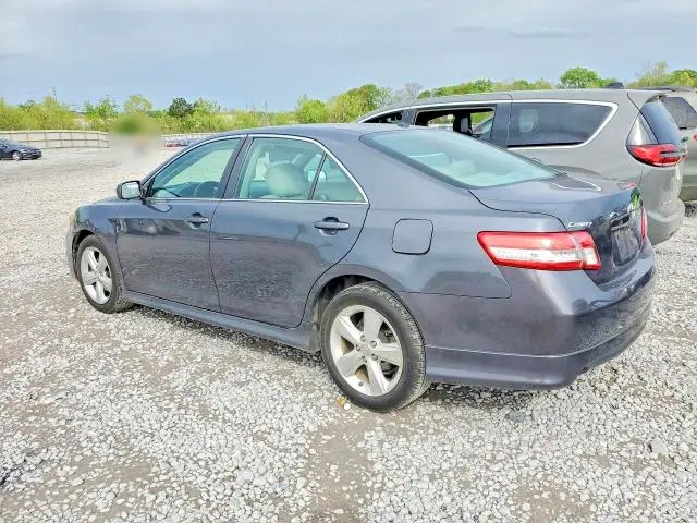 2011 TOYOTA CAMRY SE  
