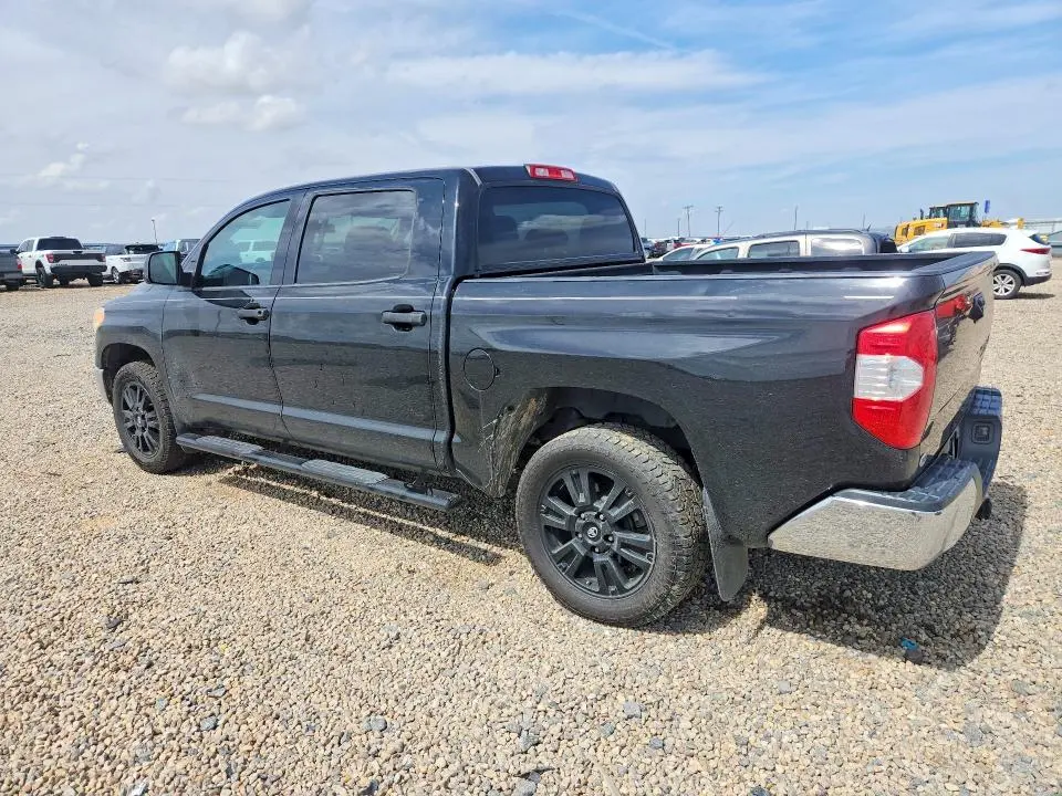2016 TOYOTA TUNDRA CREWMAX SR5  