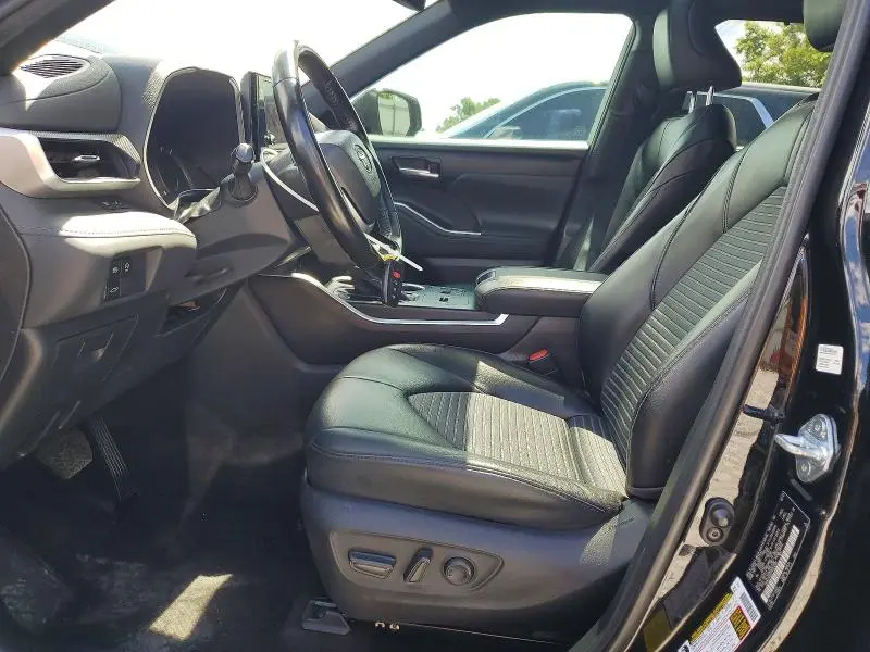 2023 TOYOTA HIGHLANDER XSE  