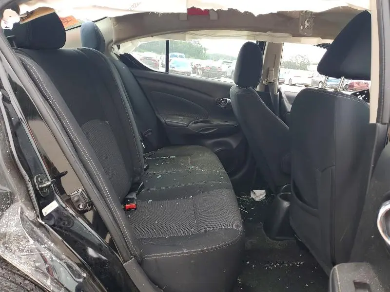 2019 NISSAN VERSA SV  