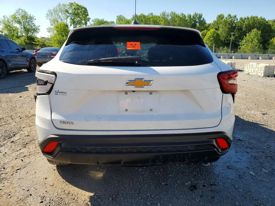 2024 CHEVROLET TRAX LS  