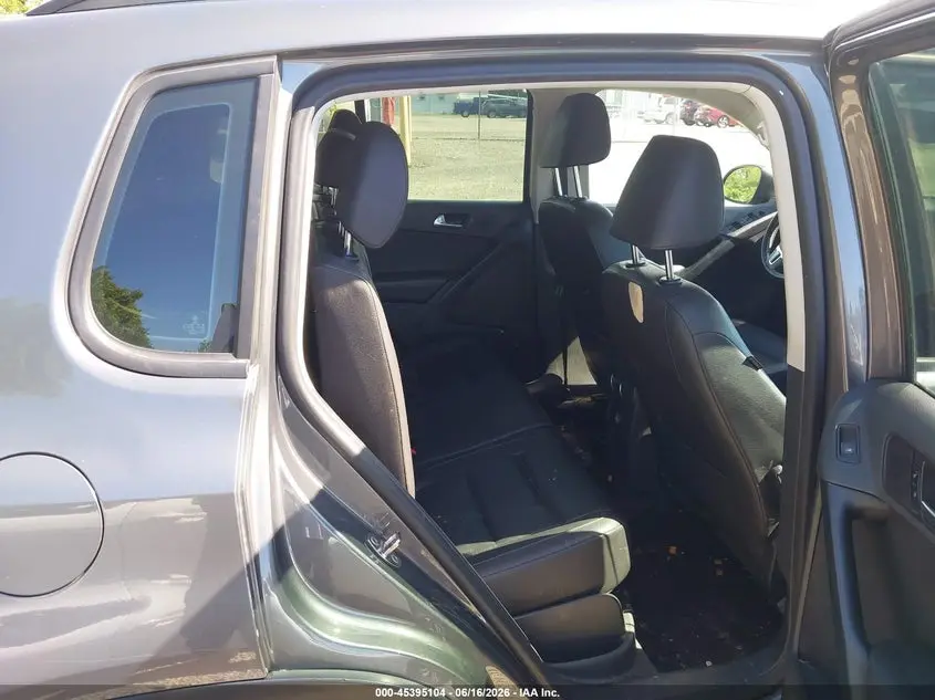 2016 VOLKSWAGEN TIGUAN S