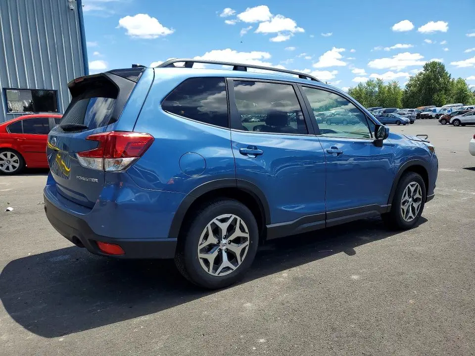 2024 SUBARU FORESTER PREMIUM  