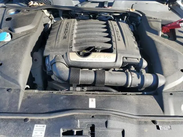 2016 PORSCHE CAYENNE   