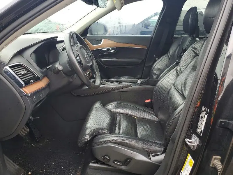 2016 VOLVO XC90 T6  