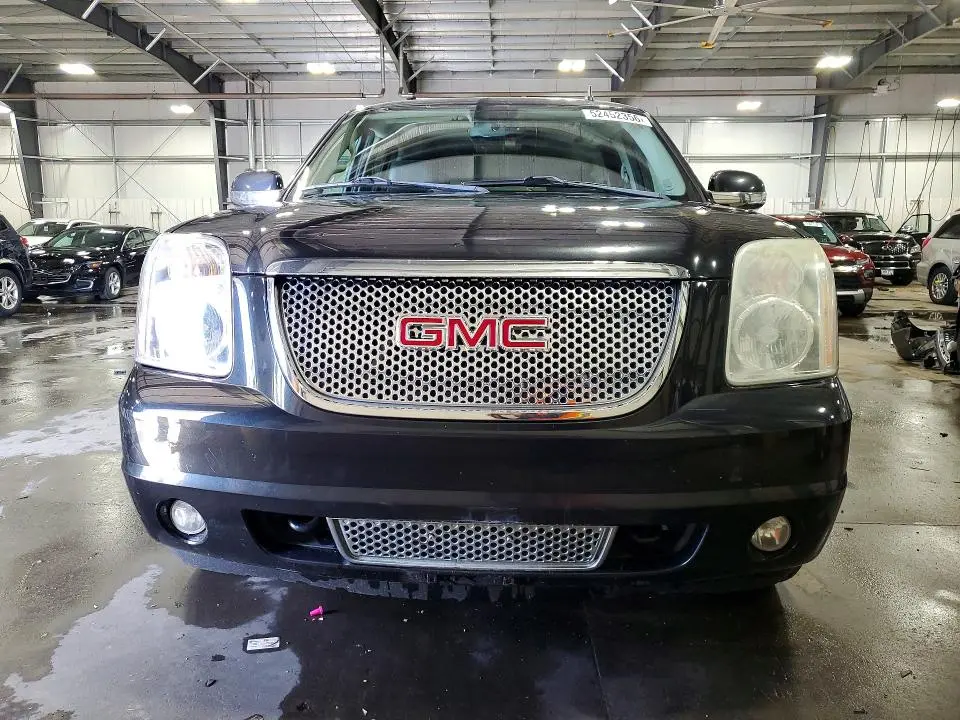 2011 GMC YUKON XL DENALI  
