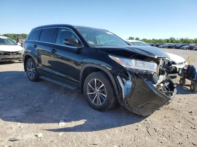 2019 TOYOTA HIGHLANDER SE  