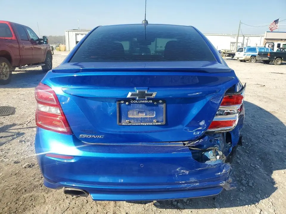 2018 CHEVROLET SONIC LT  