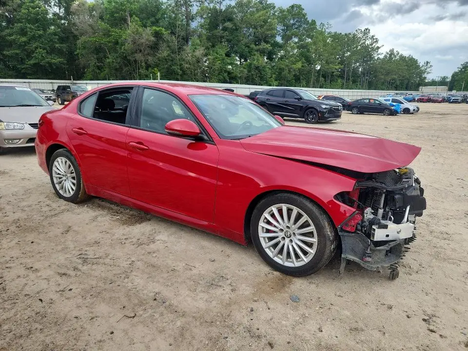2022 ALFA ROMEO GIULIA   